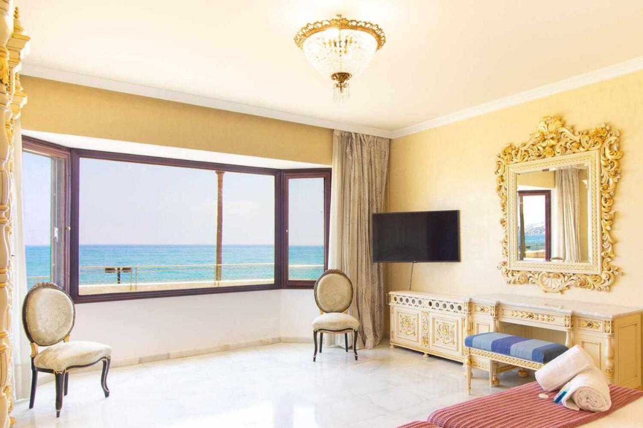 מאלגה Castle Beach House Luxury Beachfront Villa מראה חיצוני תמונה