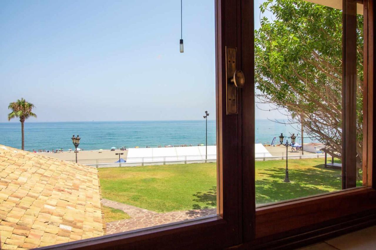 מאלגה Castle Beach House Luxury Beachfront Villa מראה חיצוני תמונה
